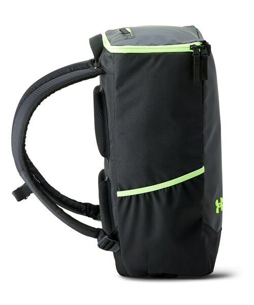 UNDER ARMOUR(アンダーアーマー)の「UAクール ターポリン バックパック 3.0 27L(トレーニング/メンズ/レディース)(バックパック/リュック・レディース・ブラック系その他・ONESIZE)」の3枚目の写真