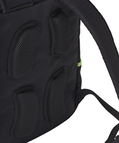 UNDER ARMOUR(アンダーアーマー)の「UAクール ターポリン バックパック 3.0 27L(トレーニング/メンズ/レディース)(バックパック/リュック・レディース・ブラック系その他・ONESIZE)」の6枚目の写真