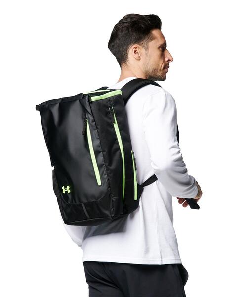 UNDER ARMOUR(アンダーアーマー)の「UAクール ターポリン バックパック 3.0 27L(トレーニング/メンズ/レディース)(バックパック/リュック・レディース・ブラック系その他・ONESIZE)」の12枚目の写真