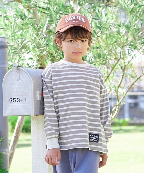 b・ROOM（ビールーム）の「【型崩れしないやわらかコットン】裾スリットプリントボーダー長袖Tシャツ（Tシャツ/カットソー・キッズ・ベージュ/グレイッシュブルー/ライラック/モスグリーン/レッド/ネイビー・110cm/120cm/130cm/140cm/150cm/100cm）」の19枚目の写真