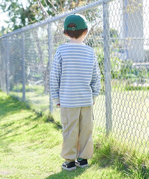 b・ROOM（ビールーム）の「【型崩れしないやわらかコットン】裾スリットプリントボーダー長袖Tシャツ（Tシャツ/カットソー・キッズ・ベージュ/グレイッシュブルー/ライラック/モスグリーン/レッド/ネイビー・110cm/120cm/130cm/140cm/150cm/100cm）」の16枚目の写真