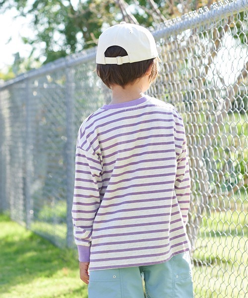 b・ROOM（ビールーム）の「【型崩れしないやわらかコットン】裾スリットプリントボーダー長袖Tシャツ（Tシャツ/カットソー・キッズ・ベージュ/グレイッシュブルー/ライラック/モスグリーン/レッド/ネイビー・110cm/120cm/130cm/140cm/150cm/100cm）」の17枚目の写真