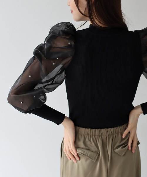 BLUEEAST(ブルーイースト)の「パールシアースリーブニット(ニット/セーター・レディース・ブラック/ホワイト/ピンク・MEDIUM)」の12枚目の写真