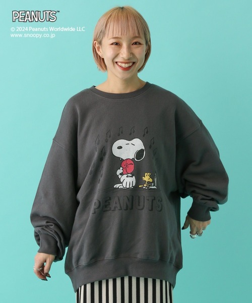LEPSIM(レプシィム)の「【PEANUTS】スウェットプルオーバー 101900(スウェット・レディース・ホワイト/ブルー/チャコールグレー・FREE)」の2枚目の写真