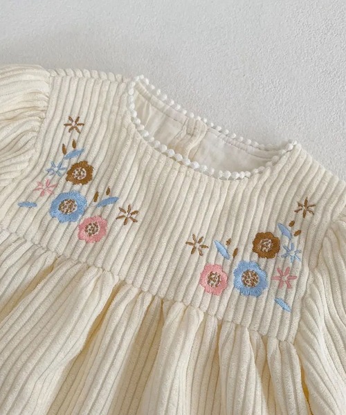 Bambin(ボンバン)の「【 Bambin / ボンバン 】 フラワー 刺繍 切替 ワンピース(ワンピース・キッズ・アイボリー・90/100/110)」の10枚目の写真