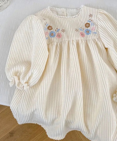 Bambin(ボンバン)の「【 Bambin / ボンバン 】 フラワー 刺繍 切替 ワンピース(ワンピース・キッズ・アイボリー・90/100/110)」の3枚目の写真