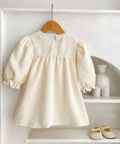 Bambin(ボンバン)の「【 Bambin / ボンバン 】 フラワー 刺繍 切替 ワンピース(ワンピース・キッズ・アイボリー・90/100/110)」の2枚目の写真