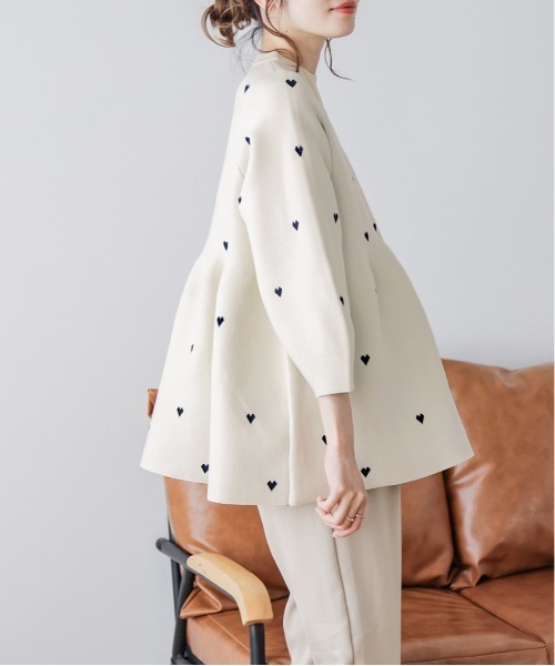 Lajour(ラジュール)の「日本製ペプラムニットプルオーバー(ニット/セーター・レディース・ホワイト系その他2/ブラック系その他2/ホワイト系その他/ブラック系その他/ブラック/ホワイト/ピンク・フリー)」の11枚目の写真