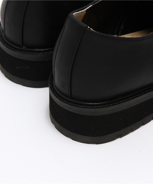 ikka（イッカ）の「レースアップタンクソールシューズ（ブーツ・レディース・オフホワイト/ブラック・LARGE/MEDIUM）」の6枚目の写真