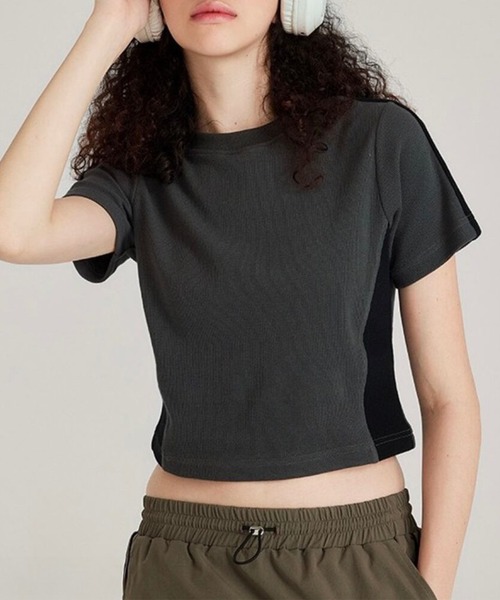 DEFLEXTION(ディフレクション)の「【DEFLEXTION / ディフレクション】Side line Tee / サイドラインTシャツ(Tシャツ/カットソー・レディース・チャコールグレー/ベージュ/ネイビー・SMALL/MEDIUM)」の1枚目の写真