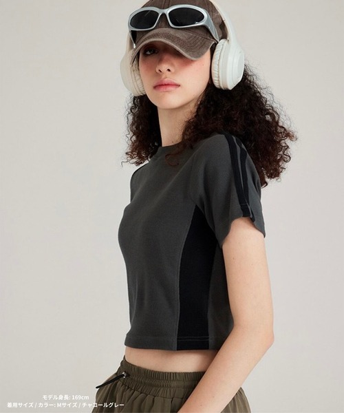 DEFLEXTION(ディフレクション)の「【DEFLEXTION / ディフレクション】Side line Tee / サイドラインTシャツ(Tシャツ/カットソー・レディース・チャコールグレー/ベージュ/ネイビー・SMALL/MEDIUM)」の13枚目の写真