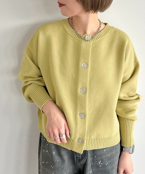 apres jour mignon(アプレジュールミニョン)の「キラキラボタンカーディガン【ZOZOTOWN限定アイテム】(カーディガン/ボレロ・レディース・ブラック/ブルー/アイボリー/イエロー・X-LARGE/フリー)」の5枚目の写真