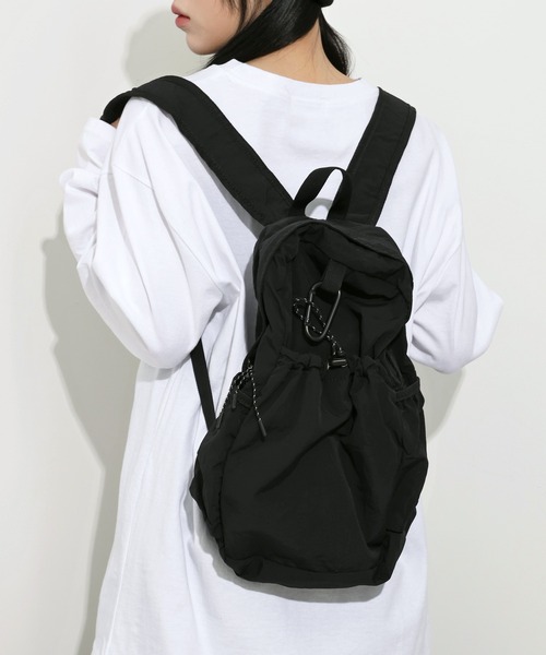 FOLLOWIN（フォロウィン）の「[かわいいストリートムード]ナイロンストリングシャカシャカバックパック（バックパック/リュック・レディース・ブラック/アイボリー/カーキ/ライトブルー/ピンク・ONE SIZE）」の3枚目の写真