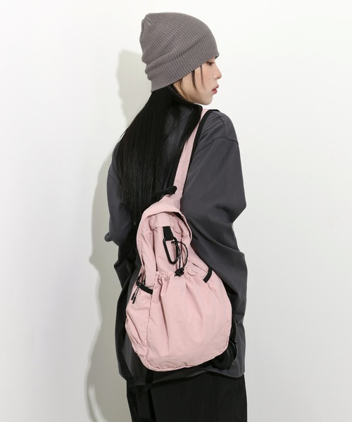 FOLLOWIN（フォロウィン）の「[かわいいストリートムード]ナイロンストリングシャカシャカバックパック（バックパック/リュック・レディース・ブラック/アイボリー/カーキ/ライトブルー/ピンク・ONE SIZE）」の16枚目の写真