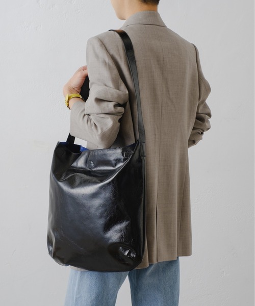 cache cache(カシュ カシュ)の「メタリック2WAYホーボーバッグ(トートバッグ・レディース・ブラック/シルバー・フリー)」の3枚目の写真