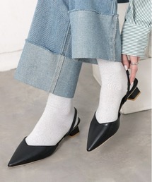 ポインテッド バックストラップ パンプス