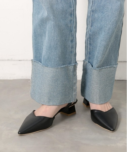 ad thie(アドティエ)の「ポインテッド バックストラップ パンプス(パンプス・レディース・オフホワイト/ブラック/ベージュ・MEDIUM/LARGE/LL)」の16枚目の写真