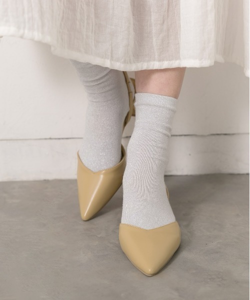 ad thie(アドティエ)の「ポインテッド バックストラップ パンプス(パンプス・レディース・オフホワイト/ブラック/ベージュ・MEDIUM/LARGE/LL)」の20枚目の写真