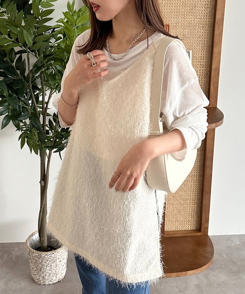 apres jour mignon(アプレジュールミニョン)の「シャギーノースリーブチュニック【ZOZOTOWN限定アイテム】(ベスト・レディース・アイボリー/ブラック/オフホワイト・X-LARGE/フリー)」の21枚目の写真
