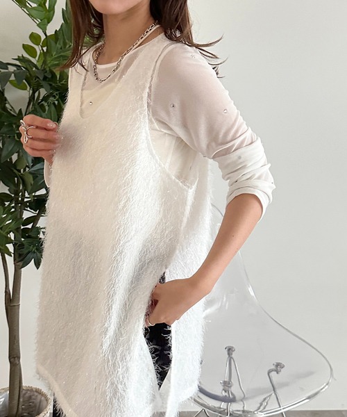 apres jour mignon(アプレジュールミニョン)の「シャギーノースリーブチュニック【ZOZOTOWN限定アイテム】(ベスト・レディース・アイボリー/ブラック/オフホワイト・X-LARGE/フリー)」の13枚目の写真