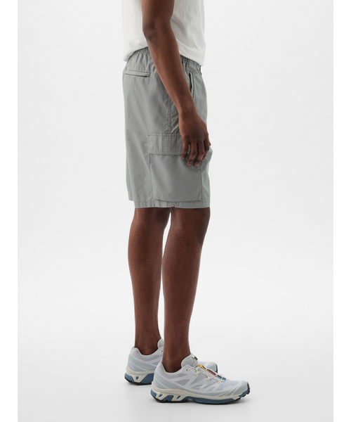 GAP（ギャップ）の「8インチ ポプリン カーゴショートパンツ（カーゴパンツ・メンズ・グレー/ブラック・XS/S/M/L/XL）」の5枚目の写真
