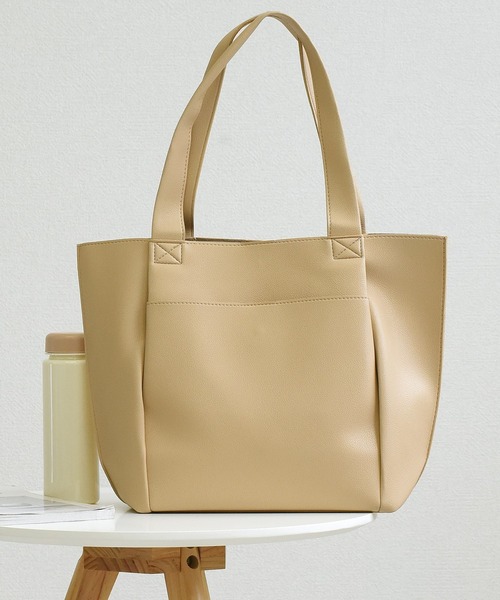 DAY CLOSET（デイ クローゼット）の「【A4収納可能】マルチに使えるきれいめ合皮トートバッグ（トートバッグ・レディース・ライトベージュ/ブラック/レンガ・ONE SIZE）」の22枚目の写真