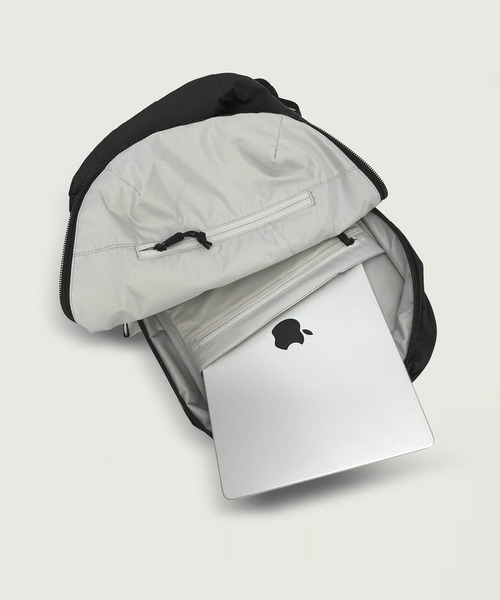 WEXLEY（ウェクスレイ）の「WEXLEY / STEM LIGHTWEIGHT RECYCLED RIPSTOP BLACK（バックパック/リュック・メンズ・ブラック・FREE）」の5枚目の写真