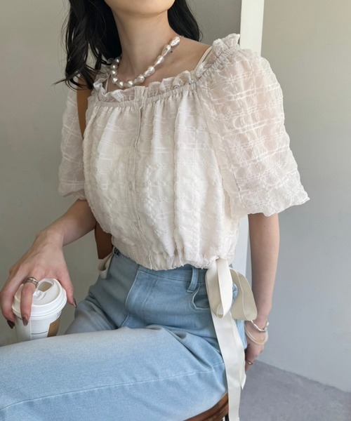 one after another NICE CLAUP(ワンアフターアナザーナイスクラップ)の「サイドリボンオフショルブラウス【WEB限定商品】(シャツ/ブラウス・レディース・ブラック/ブラック系その他/ホワイト系その他・FREE)」の2枚目の写真