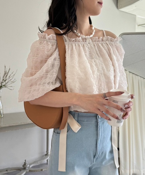 one after another NICE CLAUP(ワンアフターアナザーナイスクラップ)の「サイドリボンオフショルブラウス【WEB限定商品】(シャツ/ブラウス・レディース・ブラック/ブラック系その他/ホワイト系その他・FREE)」の9枚目の写真