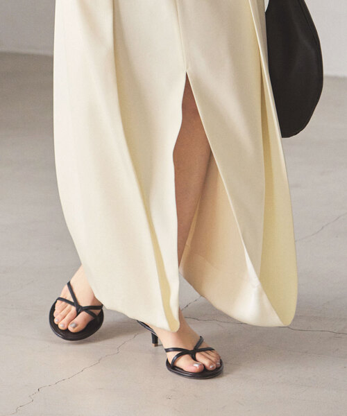 Noble（ノーブル）の「ターンアラウンドサテンスカート（スカート・レディース・ホワイト/グリーン・38/36）」の4枚目の写真