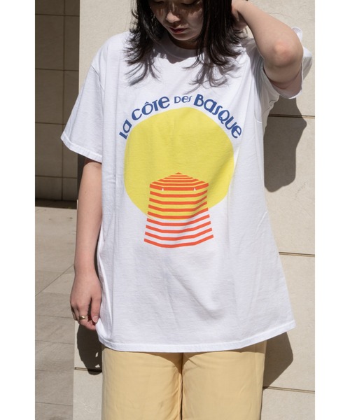 THE BAREFOOT(ベアフット)の「【 Le Bonjour surf / ボンジュールサーフ 】 ブランドロゴ グラフィックプリント 半袖 Tシャツ(Tシャツ/カットソー・メンズ・レッド/ブルー/イエロー・L/M/XL)」の1枚目の写真