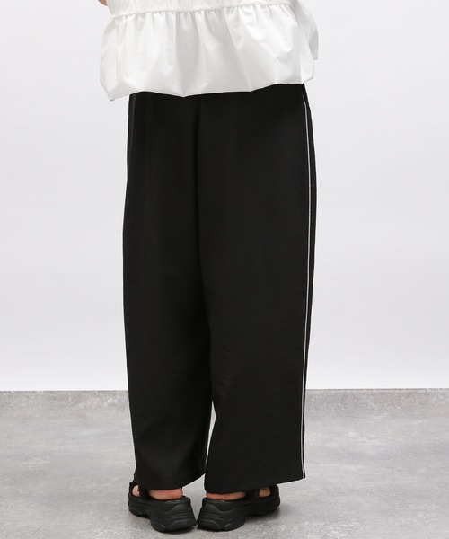 LAKOLE（ラコレ）の「【接触冷感】サイドラインイージーパンツ / 116596（その他パンツ・レディース・グレー/ブラック/アイボリー・SMALL/MEDIUM）」の16枚目の写真