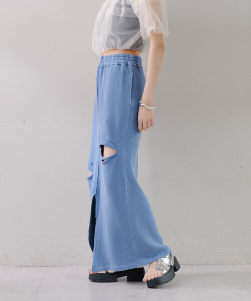 Kastane(カスタネ)の「【2サイズ展開】ダメージスウェットスカート(スカート・レディース・ブルー/グレー/オレンジ・1/0)」の4枚目の写真