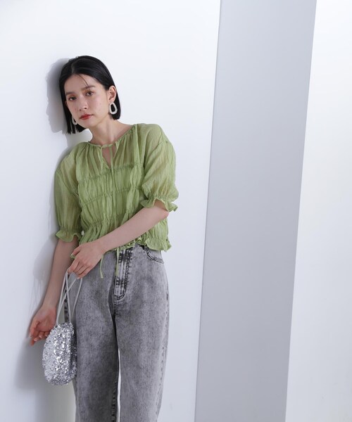 N.(N. Natural Beauty Basic)(エヌエヌナチュラルビューティーベーシック)の「◆フロントリボンシュリンクボイル半袖ブラウス(シャツ/ブラウス・レディース・オフホワイト/ピンク/ライトグリーン・MEDIUM)」の4枚目の写真