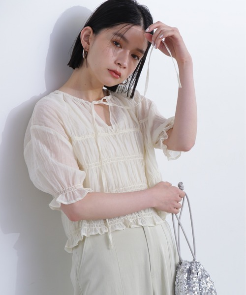 N.(N. Natural Beauty Basic)(エヌエヌナチュラルビューティーベーシック)の「◆フロントリボンシュリンクボイル半袖ブラウス(シャツ/ブラウス・レディース・オフホワイト/ピンク/ライトグリーン・MEDIUM)」の2枚目の写真