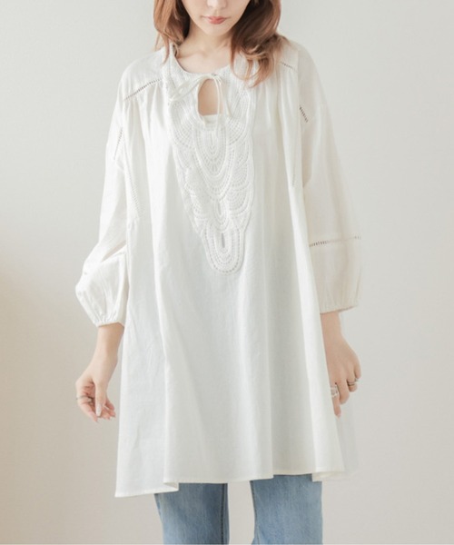 La-gemme(ラジェム)の「刺繍チュニックブラウス(シャツ/ブラウス・レディース・ホワイト/イエロー/ブラック・フリー)」の2枚目の写真