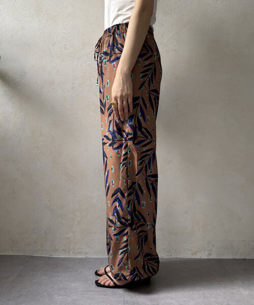 DouDou（ドゥドゥ）の「【WEB限定】ボタニカルプリントイージーパンツ（その他パンツ・レディース・キャメル/オフホワイト・FREE）」の22枚目の写真