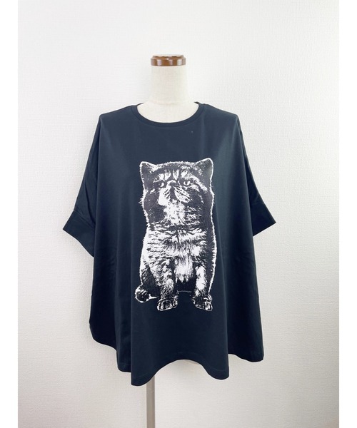 WORLD WIDE LOVE!(ワールドワイドラブ)の「CATポンチョTEE(Tシャツ/カットソー・レディース・オフホワイト/ブラック/グレイッシュベージュ/イエロー/カーキ・1)」の3枚目の写真