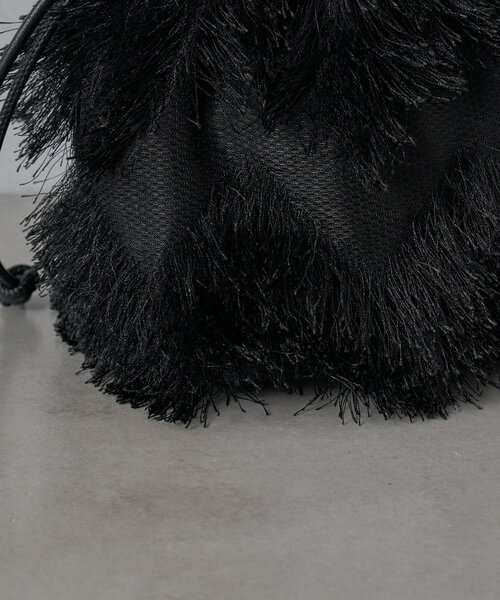 Actually（アクチュアリー）の「フリンジ巾着バッグ（トートバッグ・レディース・ブラック/グレー/グリーン/グリーン系その他/グレー系その他・0）」の7枚目の写真