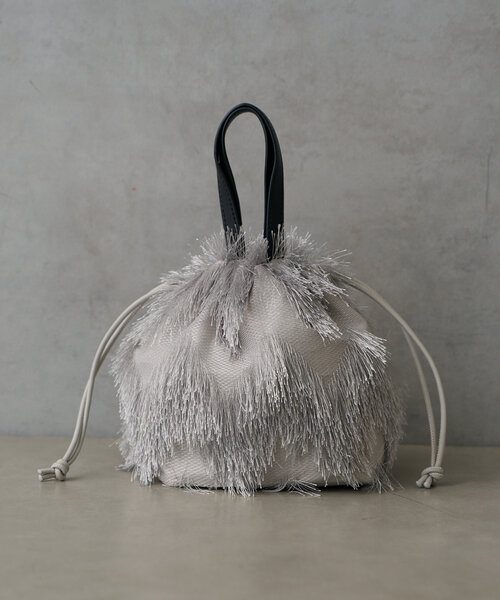 Actually（アクチュアリー）の「フリンジ巾着バッグ（トートバッグ・レディース・ブラック/グレー/グリーン/グリーン系その他/グレー系その他・0）」の8枚目の写真