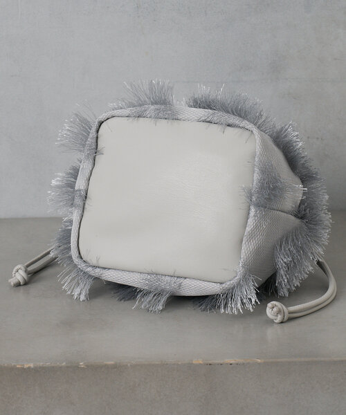 Actually（アクチュアリー）の「フリンジ巾着バッグ（トートバッグ・レディース・ブラック/グレー/グリーン/グリーン系その他/グレー系その他・0）」の12枚目の写真