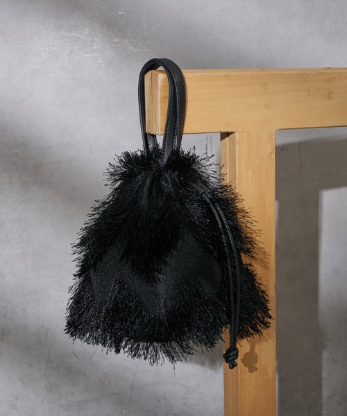 Actually（アクチュアリー）の「フリンジ巾着バッグ（トートバッグ・レディース・ブラック/グレー/グリーン/グリーン系その他/グレー系その他・0）」の2枚目の写真