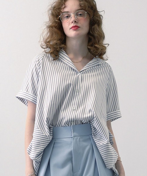 saloon(サルーン)の「SALOON(サルーン)/ノーカラーフリルヨーク5分袖ブラウス【洗濯機洗い可】無地/ストライプ(シャツ/ブラウス・レディース・ブルー系その他/オフホワイト/サックスブルー/グレー系その他・FREE)」の3枚目の写真