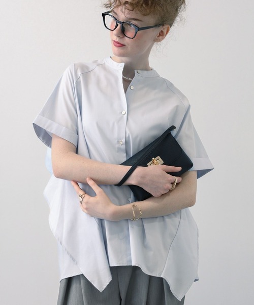 saloon(サルーン)の「SALOON(サルーン)/ノーカラーフリルヨーク5分袖ブラウス【洗濯機洗い可】無地/ストライプ(シャツ/ブラウス・レディース・ブルー系その他/オフホワイト/サックスブルー/グレー系その他・FREE)」の4枚目の写真