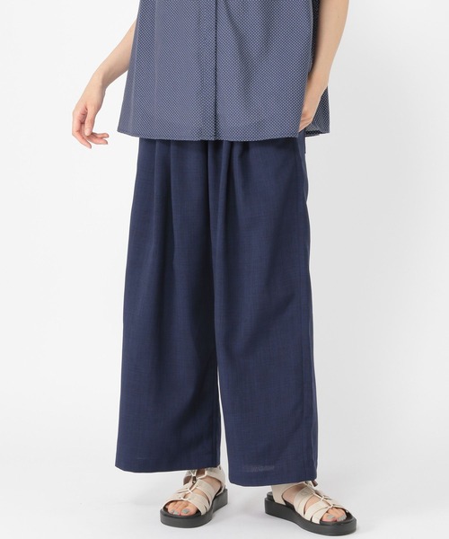 studio CLIP（スタディオクリップ）の「【紫外線防止/接触冷感/イージーケア/マシンウォッシャブル】オールイージーワイドストレートパンツ（その他パンツ・レディース・ネイビー/ライトグレー/ブラック・MEDIUM/LARGE）」の3枚目の写真