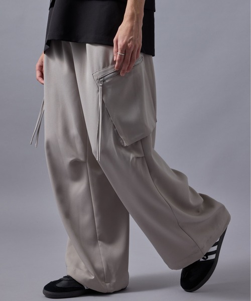 JUNRED(ジュンレッド)の「【セットアップ対応】ジップポケットカーゴパンツ(カーゴパンツ・メンズ・ブラック/ベージュ系その他/チャコールグレー・S/M/L)」の3枚目の写真