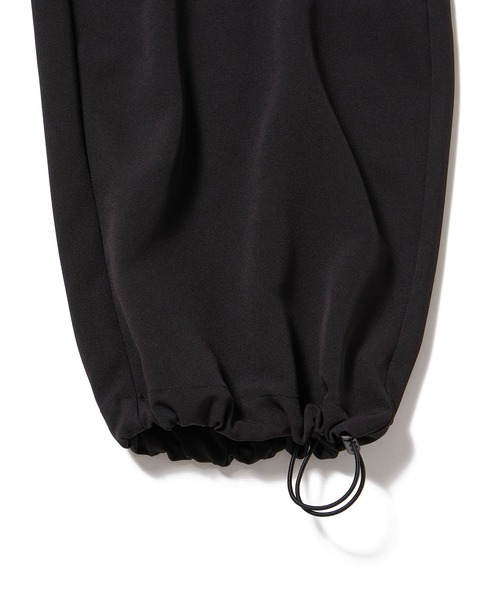 JUNRED(ジュンレッド)の「【セットアップ対応】ジップポケットカーゴパンツ(カーゴパンツ・メンズ・ブラック/ベージュ系その他/チャコールグレー・S/M/L)」の4枚目の写真