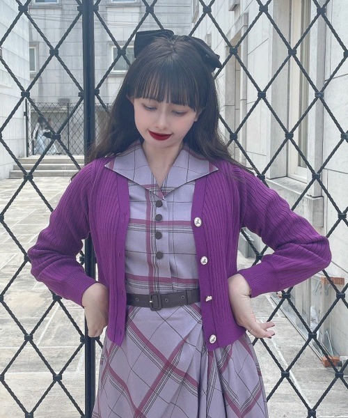 an another angelus（アンアナザーアンジェラス）の「アートローズプリント釦リブニットカーディガン/ananotherangelus（カーディガン/ボレロ・レディース・ブルーグリーン/アイボリー/パープル・FREE）」の3枚目の写真