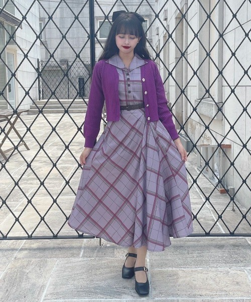 an another angelus（アンアナザーアンジェラス）の「アートローズプリント釦リブニットカーディガン/ananotherangelus（カーディガン/ボレロ・レディース・ブルーグリーン/アイボリー/パープル・FREE）」の5枚目の写真