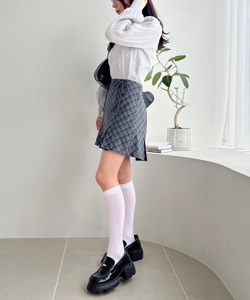 one after another NICE CLAUP(ワンアフターアナザーナイスクラップ)の「【ZOZOTOWN限定商品】ハートボタンケーブルニット(ニット/セーター・レディース・アイボリー/ブラック/ブラウン/ラベンダー・FREE)」の9枚目の写真